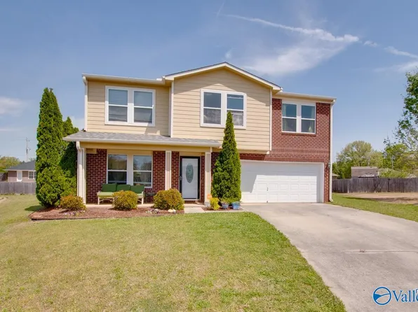 100 Firefly Ln, Owens Cross Roads, AL 35763