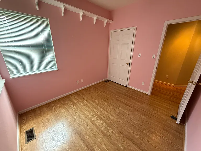 5866 Regency Dr — Photo 17