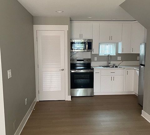 3rd image of 529 F St #D