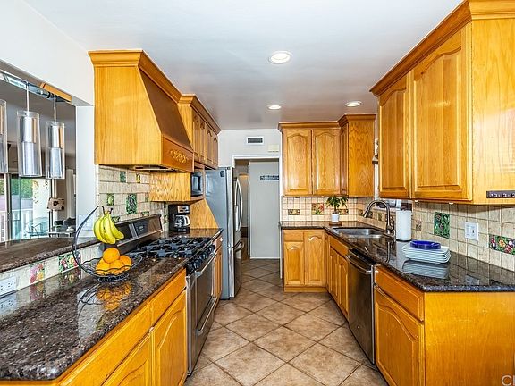 4th image of 3116 W Olinda Ln