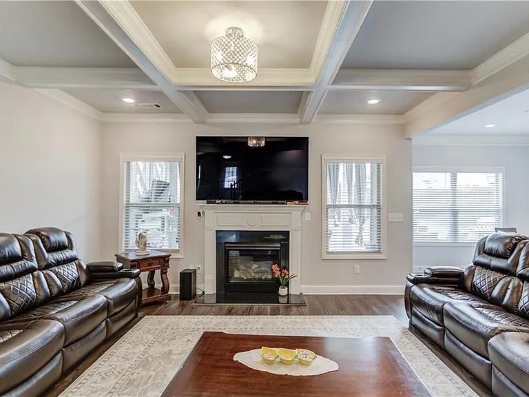 404 Henson Farm Dr — Photo 4