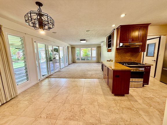4th image of 4161 Palaumahu St
