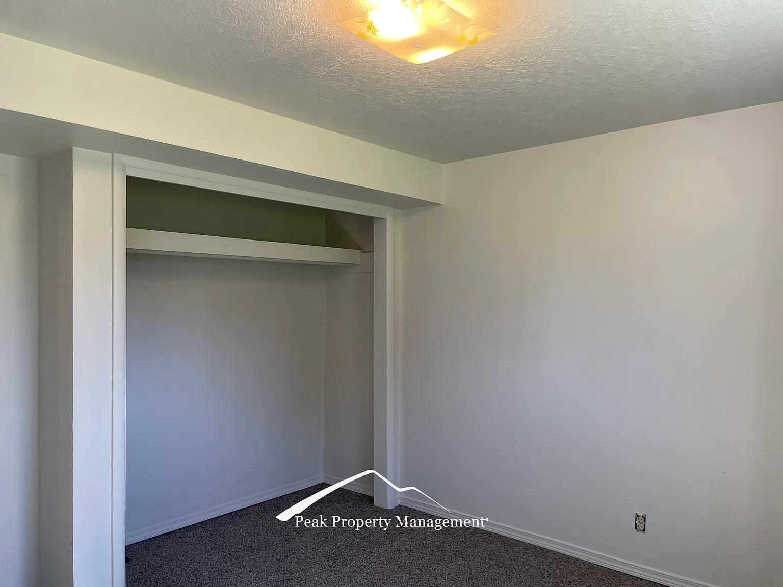 4 bed, 1976 sqft, $2,650 — Photo 4