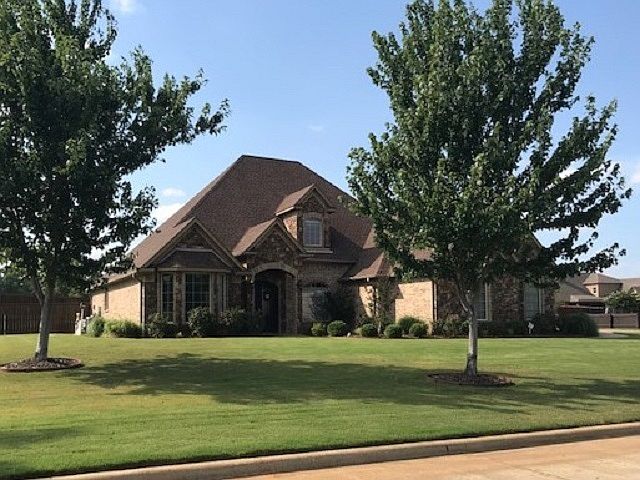 1st image of 170 Alexis Dr