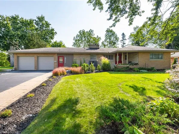 30 Rosehill Ave, Brant, ON N3T 1R8