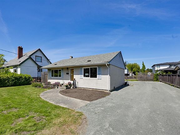 5th image of 784 Snowdrop Ave