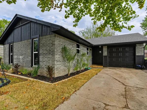 905 Charles Dr, Ada, OK 74820