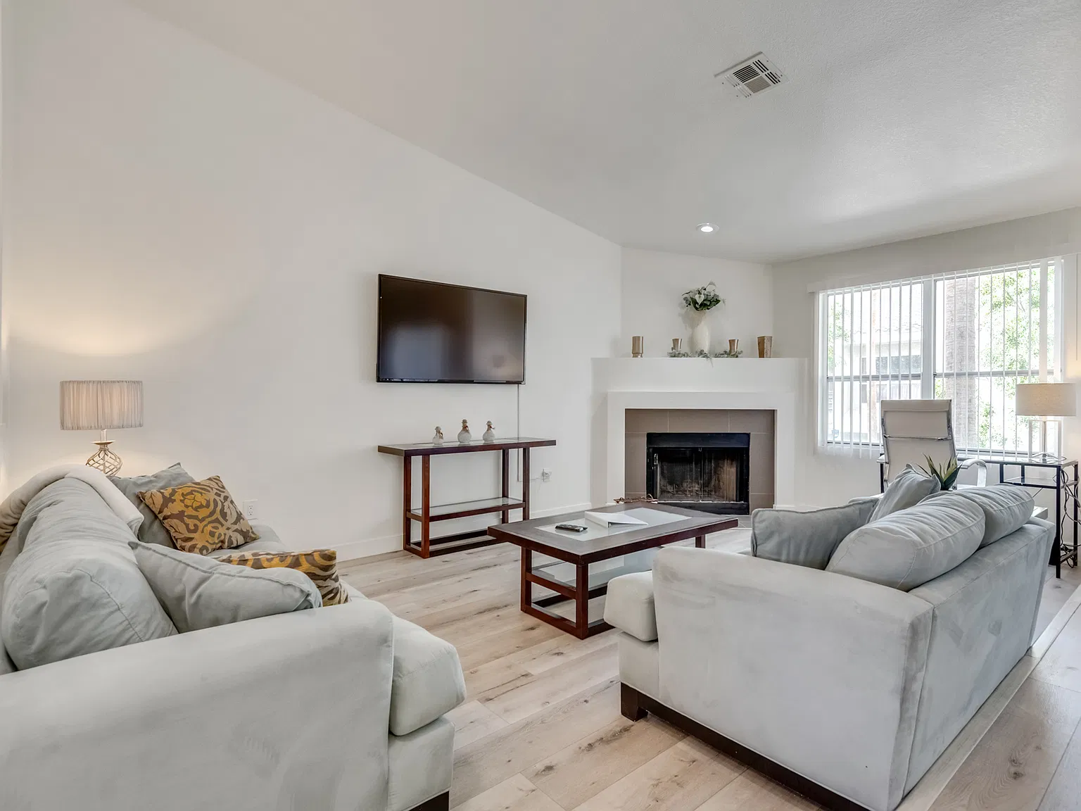 6250 W Flamingo Rd — Photo 2