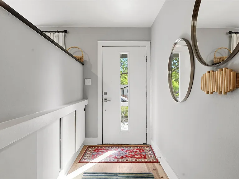 5404 Darlington Ln — Photo 3