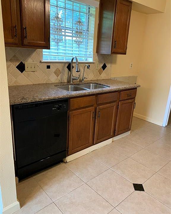 1st image of 509 Penwood Ct