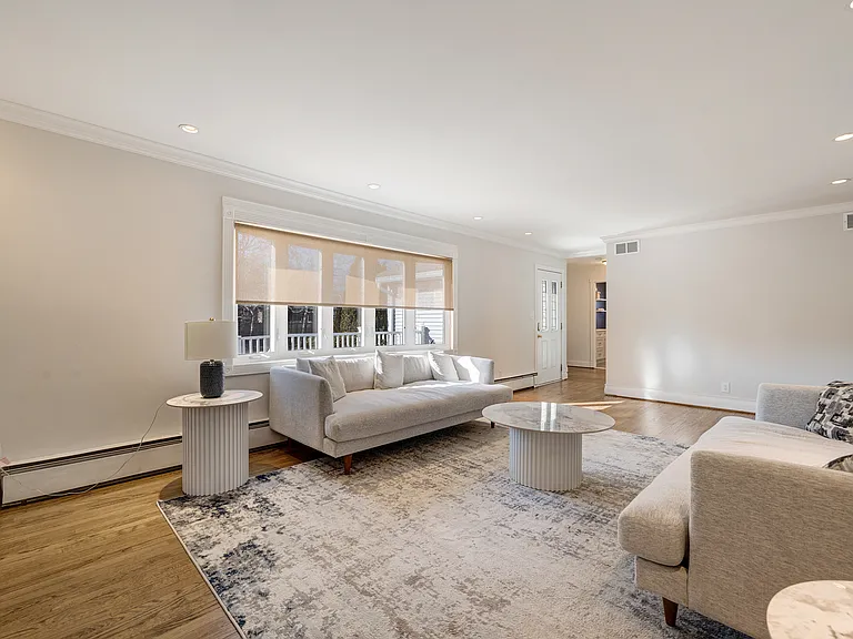 351 Hollywood Ave — Photo 11