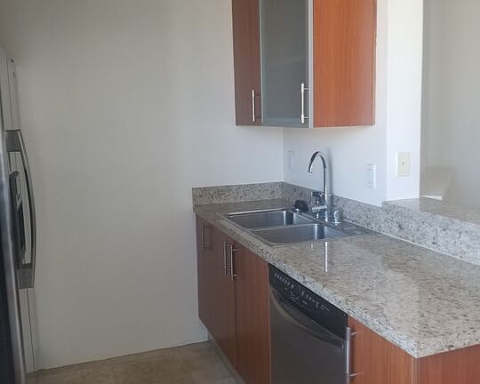 4th image of 620 S Gramercy Pl APT 330