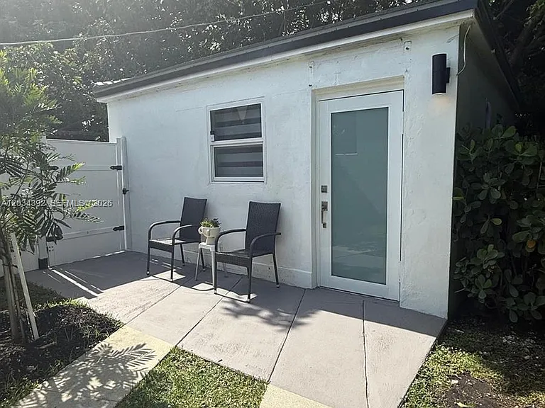 13 Fonseca Ave #1 — Photo 1