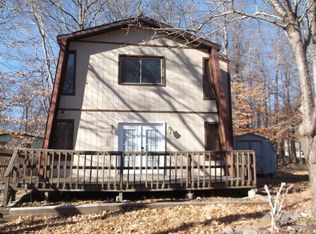 7270 Long Pine Dr, Tobyhanna, PA