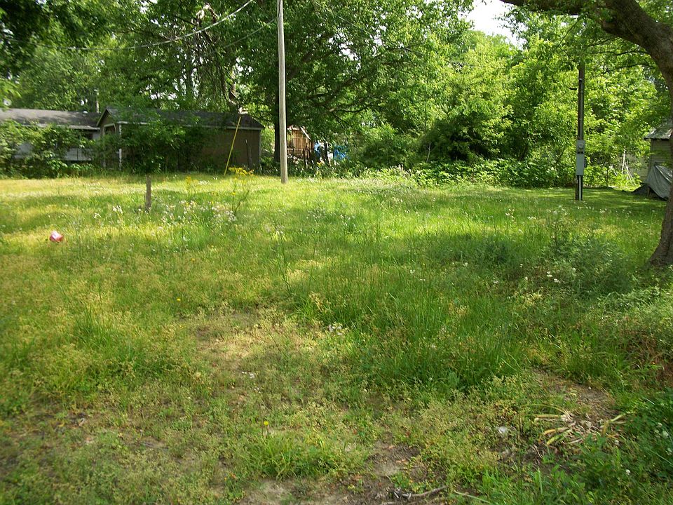 2nd image of 126 Walnut St