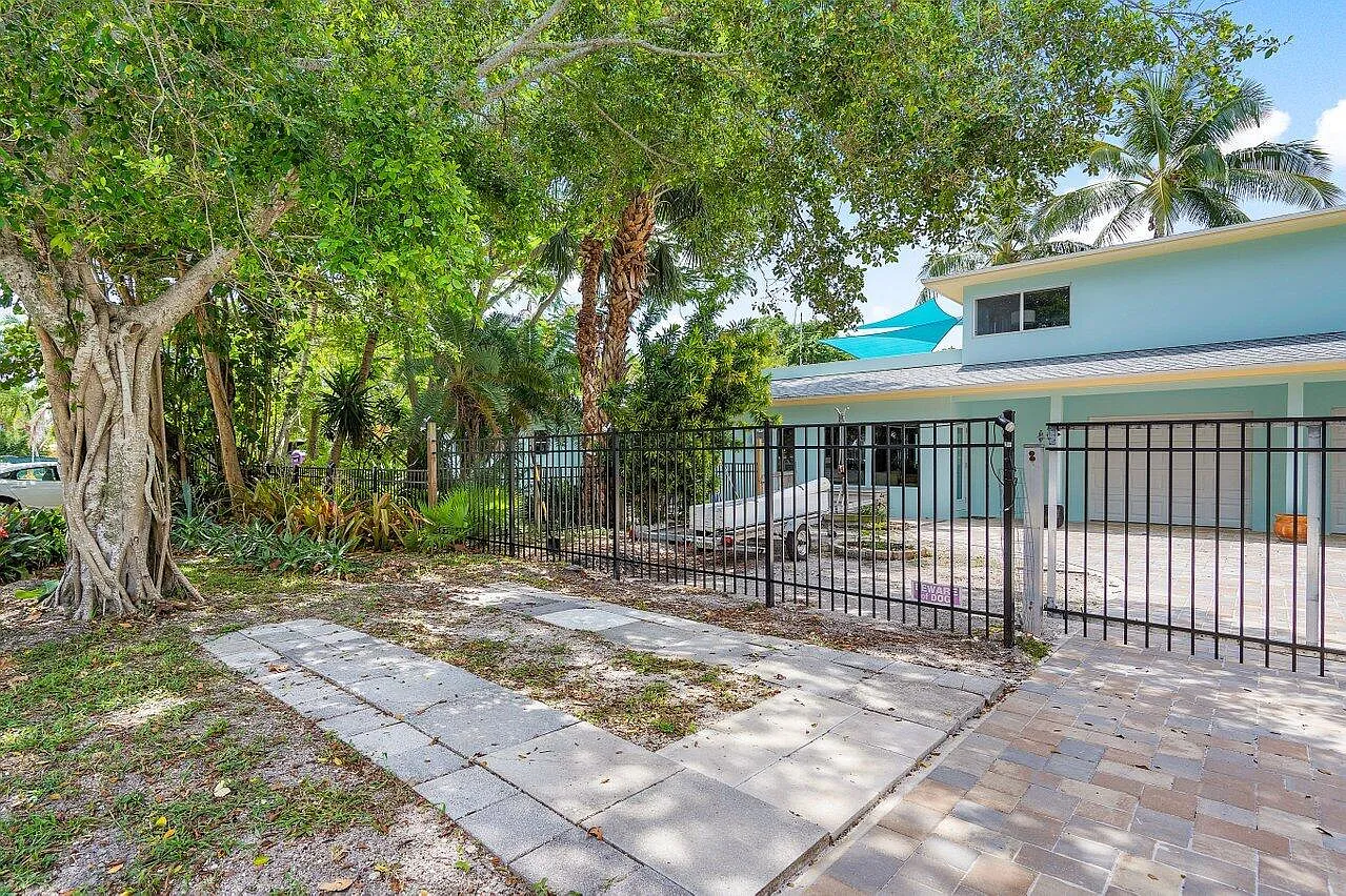 1 bed, 1.5 bath, 650 sqft, $7,000 — Photo 3