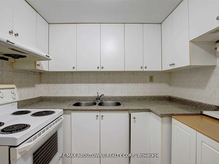 14 Angus Dr #LOWER — Photo 27