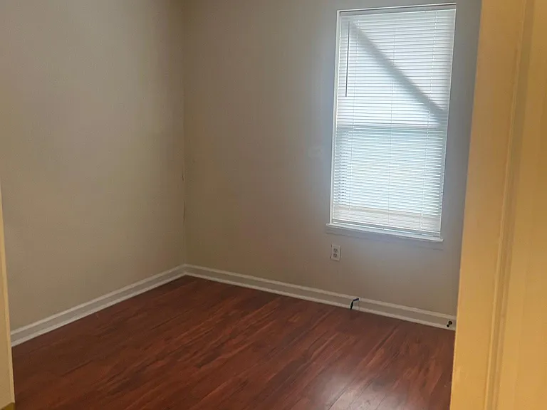 1114 Chapman Cir — Photo 6