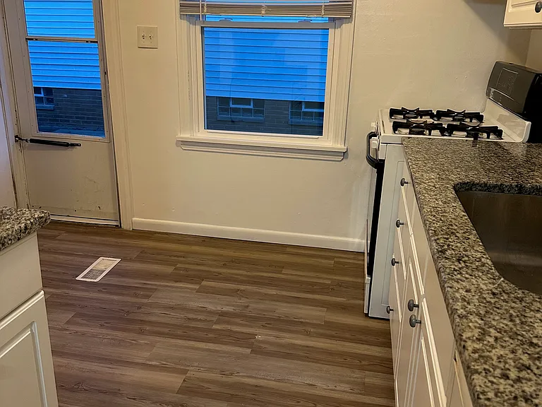 5974 Edgewood Rd — Photo 5