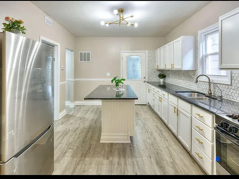 5661 Sohl Ave — Photo 8