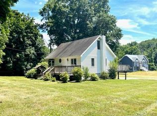 28 Beaverbrook Rd, New Windsor, NY 12553