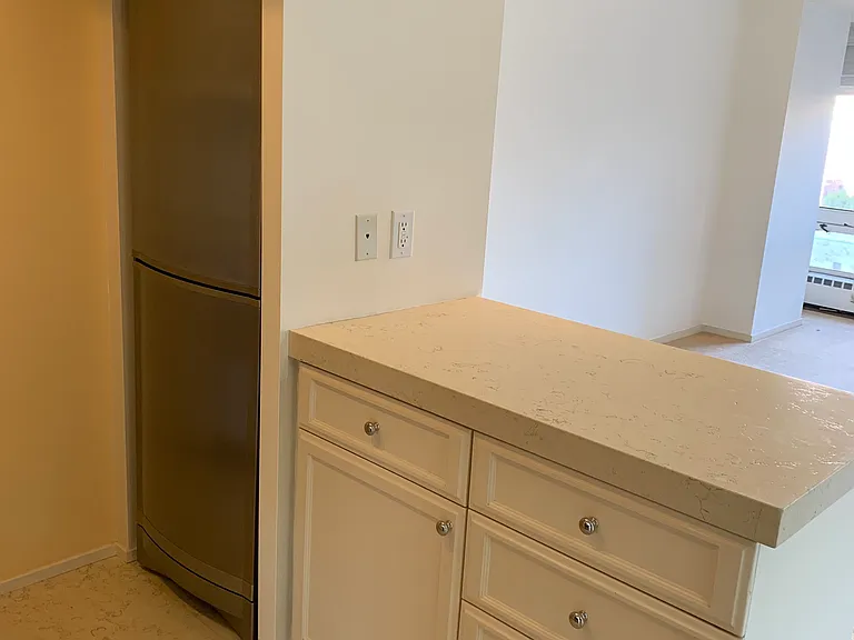1177 California St #706 — Photo 4