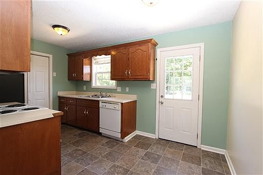2nd image of 473 Caney Ln