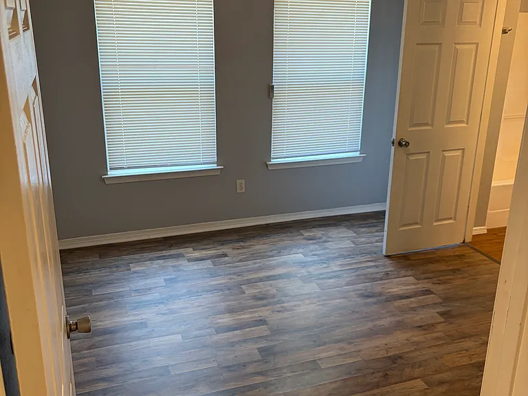 6323 W Adams St — Photo 12