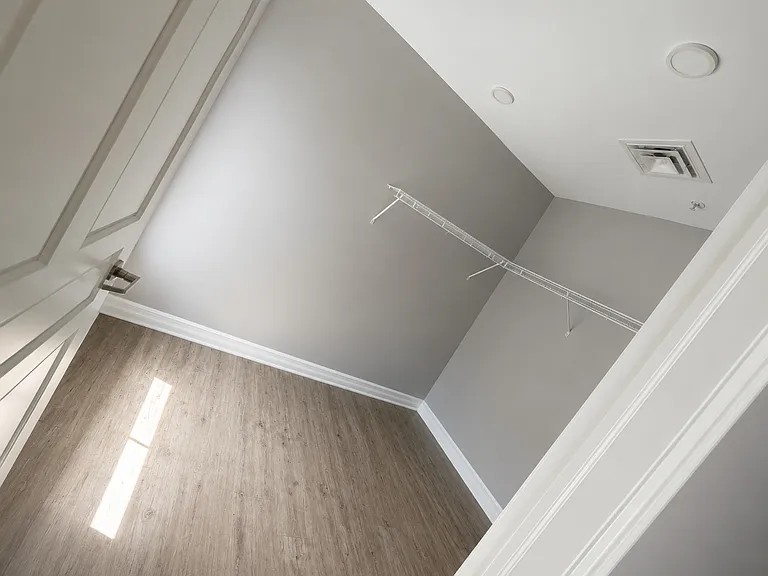 945 Kenmore Ave #202 — Photo 5