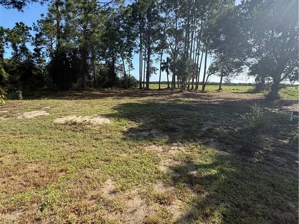 917 Naples Ave S, Lehigh Acres, FL 33974