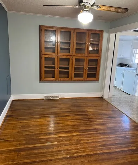 205 Highland Ave SW — Photo 2