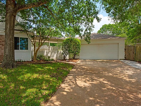 5th image of 15702 Crestbrook Dr