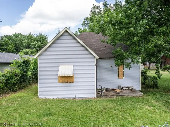 2019 N 14th St, Fort Smith, AR 72904