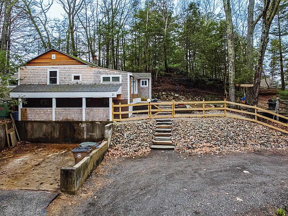 2nd image of 21 Hemlock Heights Road
