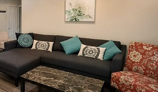3103 Saxon Dr — Photo 26