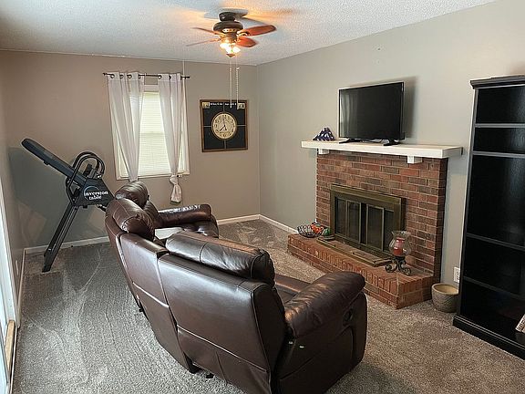 5th image of 420 Greenbrier Dr