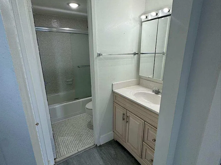 2899 Collins Ave #1708 — Photo 2