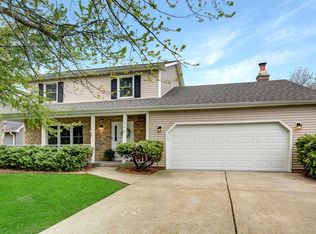 548 Saratoga Dr, Elburn, IL 60119