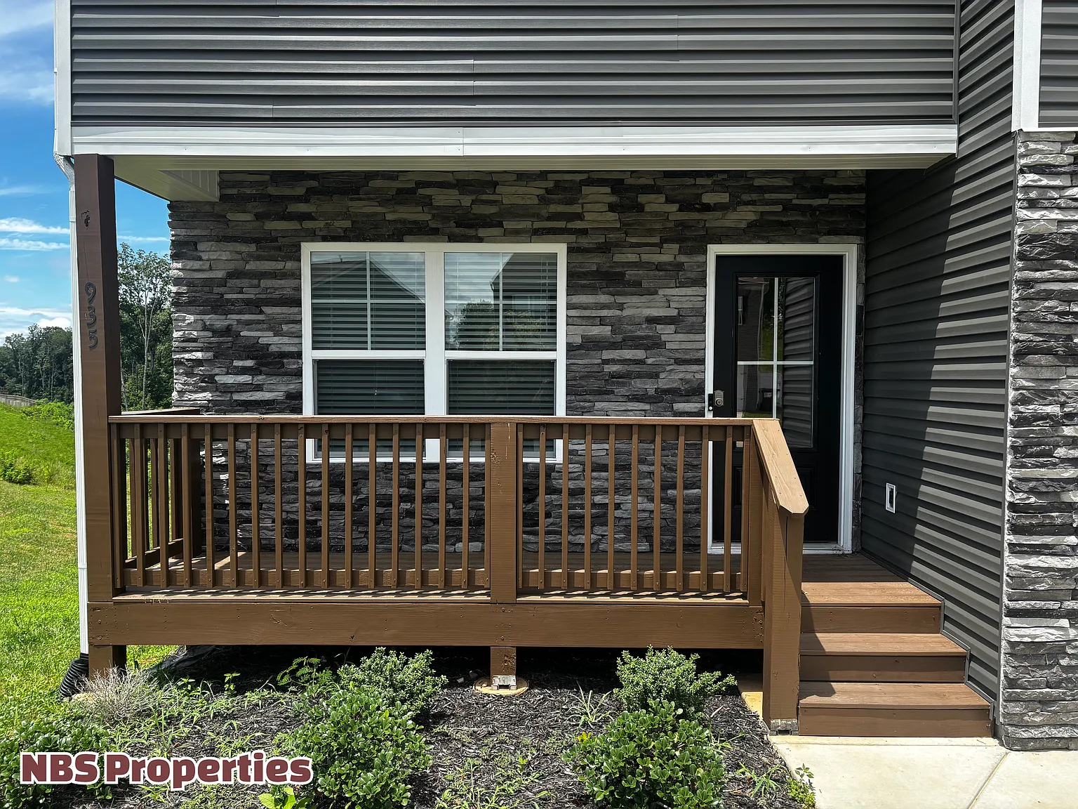 3 bed, 3.5 bath, 2976 sqft, $3,495 — Photo 2