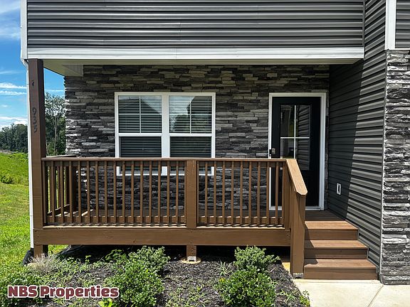 2nd image of 935 Utopia Ln