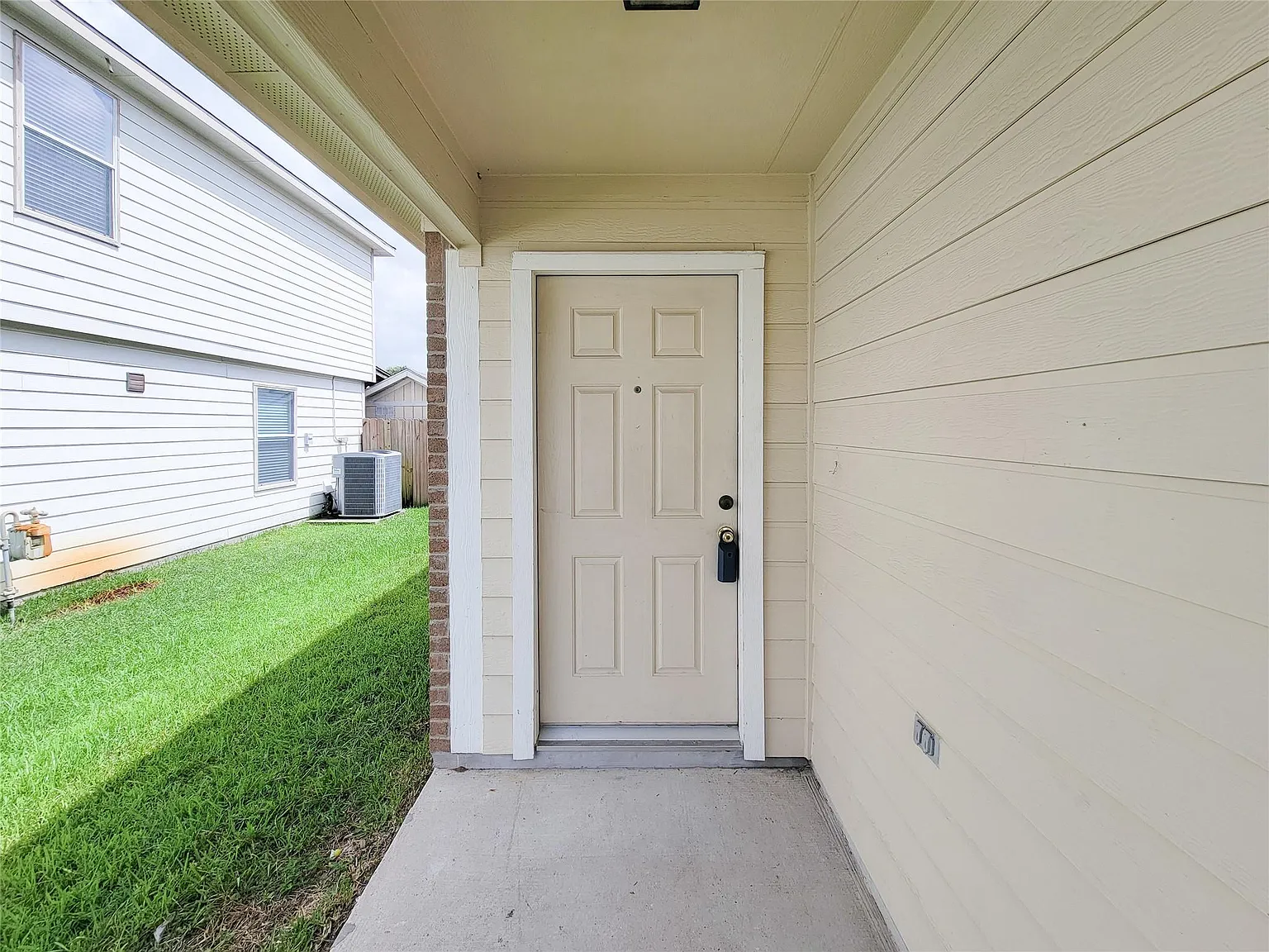 3 bed, 2.0 bath, 1400 sqft, $1,795 — Photo 4