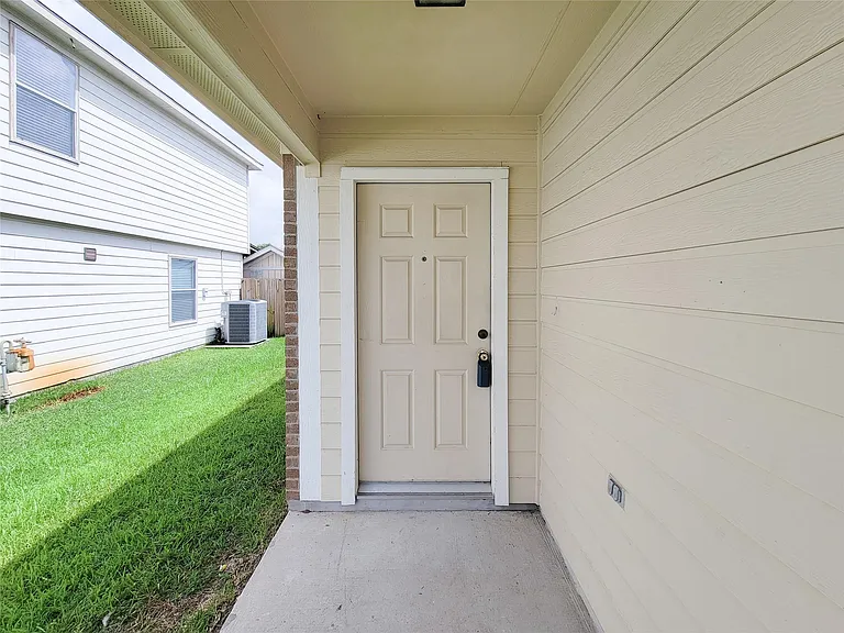 7438 Fox Knoll Ln — Photo 4
