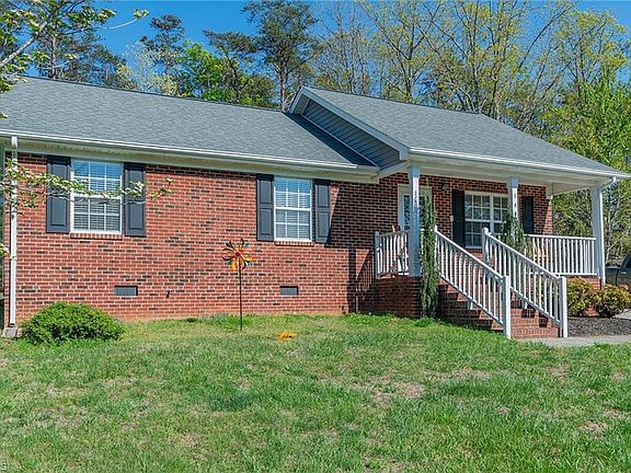 4th image of 148 Odle Ln