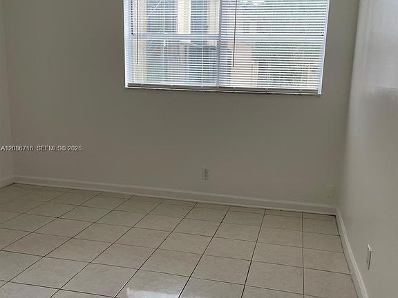 4th image of 4527 Treehouse Ln APT 3B