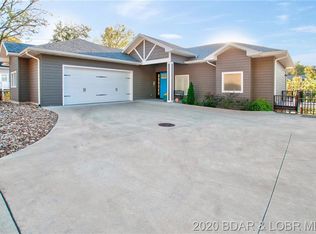 1072 Ridge Cir, Sunrise Beach, MO 65079