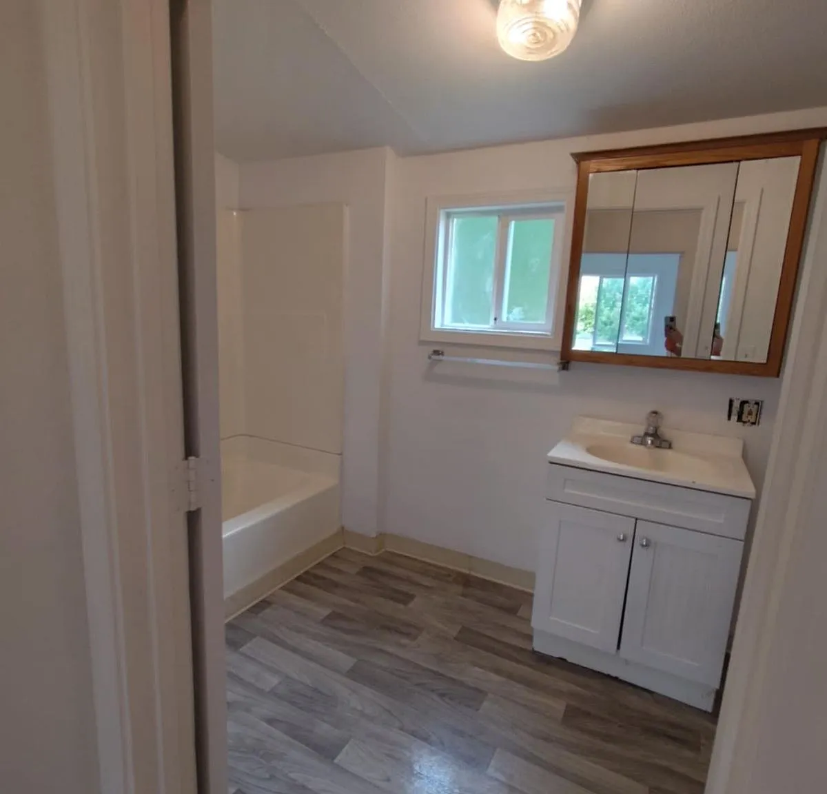 1 bed, 600 sqft, $990 — Photo 4