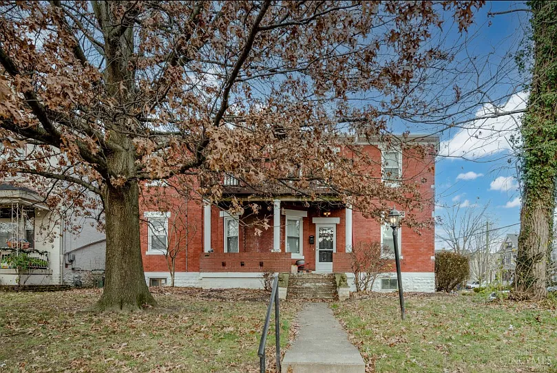 3 bed, 1326 sqft, $1,800 — Photo 1