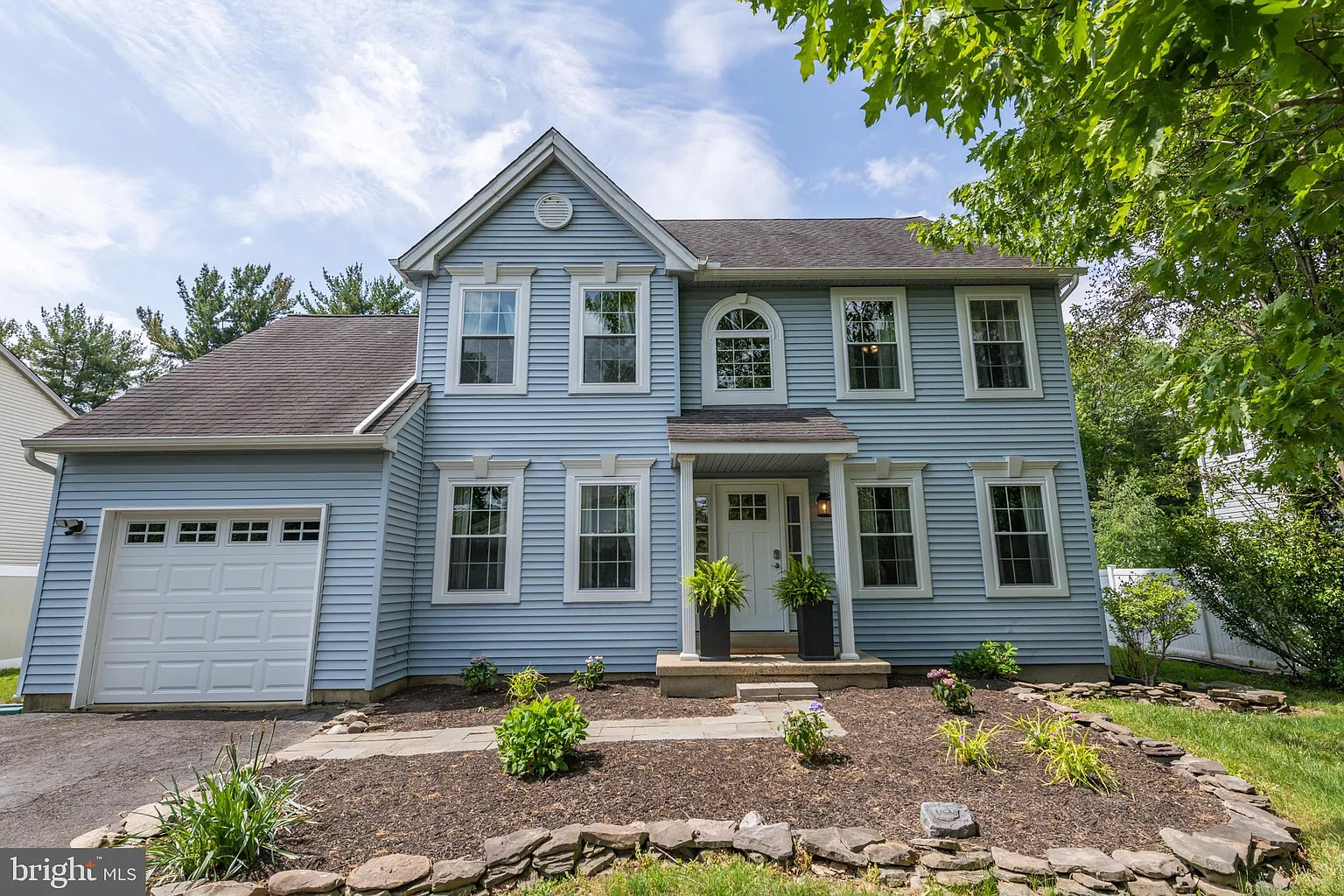 540 Zinn Dr photo 1