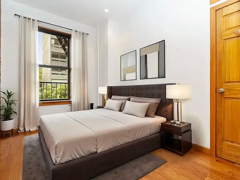 2nd image of 273 W 10th St APT 3FW