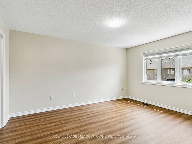 15 Learmont Ave #UPPER — Photo 36
